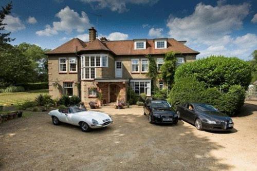 The building where the guesthouse is located 