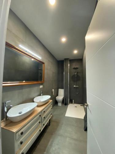 CASA REFORMADA CON TERRAZA/WIFI/AIRE ACONDICIONADO