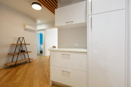 Cozy Downtown Apartment