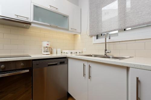 Cozy Downtown Apartment