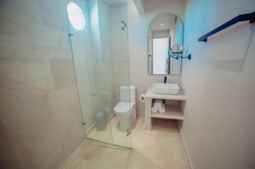 Un baño de Loa Tolú by Bernalo Hotels