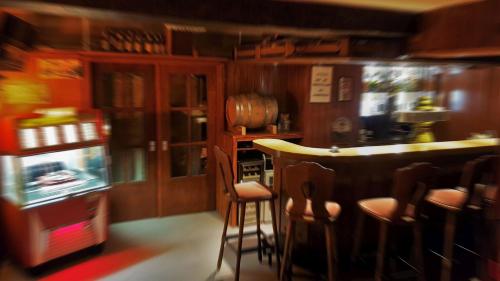 Roastineer Hotelにあるラウンジまたはバー