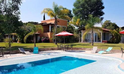 Bazén v ubytování Hotel Villa Cantabria nebo v jeho okolí