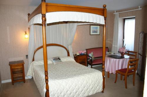 Postelja oz. postelje v sobi nastanitve Domaine De Kerstinec/Kerland