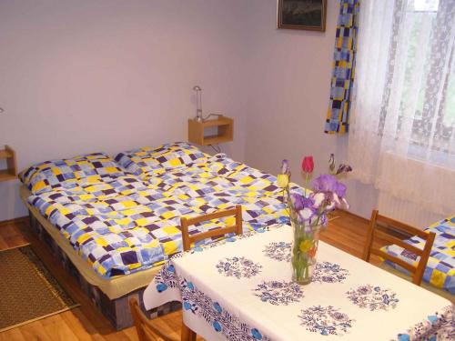 Ένα ή περισσότερα κρεβάτια σε δωμάτιο στο Holiday home in Ruda 2035