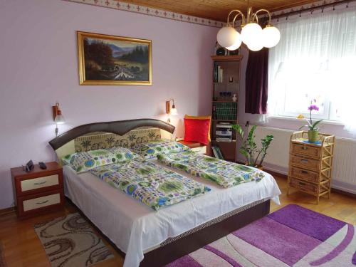 Postel nebo postele na pokoji v ubytování Apartment in Keszthely/Balaton 19004