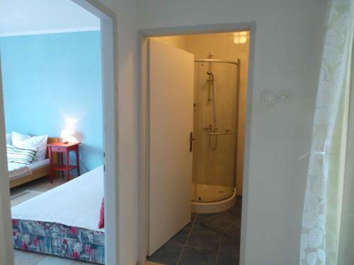 Et bad på Apartments Karlobag/Velebit Riviera 34630