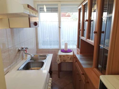 Kúpeľňa v ubytovaní Holiday home in Balatonfenyves 38430