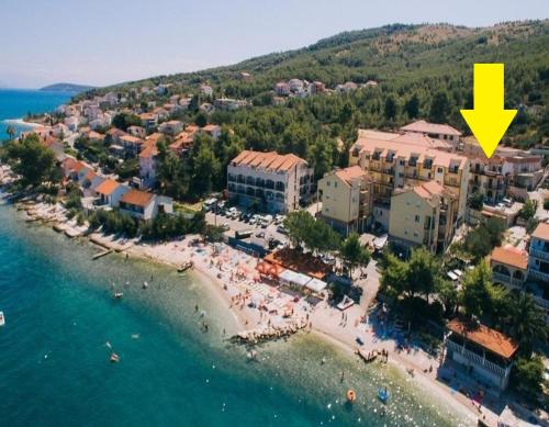 Apartment Boris-30m from beach, Trogir, Croaţia