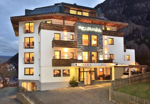 Nespecifikovaný výhled na hory nebo výhled na hory při pohledu z hotelu
