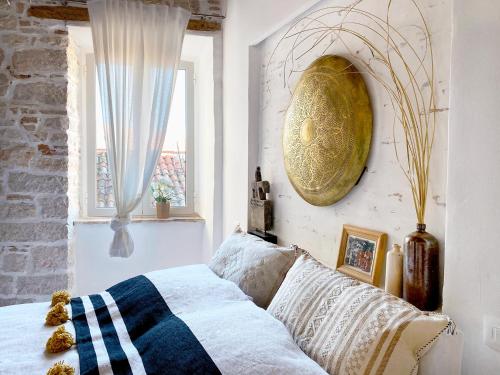Salt - Mediterranean Design in Old Town