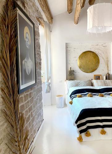 Salt - Mediterranean Design in Old Town