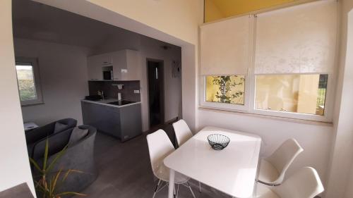 Μια τηλεόραση ή/και κέντρο ψυχαγωγίας στο Holiday House Romi