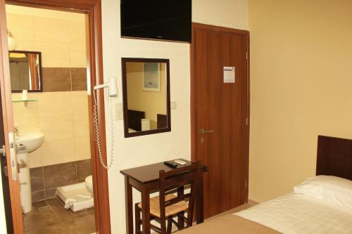 Koupelna v ubytování Rea Hotel