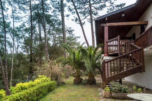 Photo de la galerie de l'établissement Villa Le Menez Avec Vue Sur Le Lac Marin Pour 10 Personnes, à Hossegor
