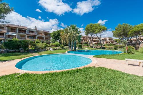 APARTAMENTO "JARDI DEL REI COLAU" con piscinas y vistas al mar, 100m de la playa Cala Marsal