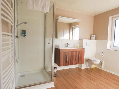 A bathroom at Böhmerwald Pur2