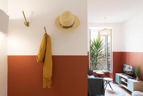 Cosy and Trendy 3 Bedrooms, train by NiceSitter