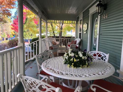 Second Street Cottages – Photos 4