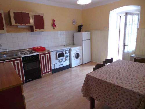 Fotografie z fotogalerie ubytování Apartment in Moscenicka Draga 26877 v destinaci Mošćenička Draga
