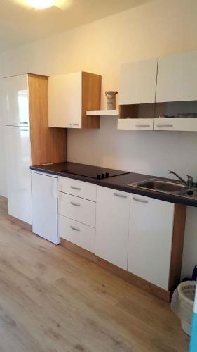 Galeriebild der Unterkunft Apartments in Jadranovo 33518 in Jadranovo