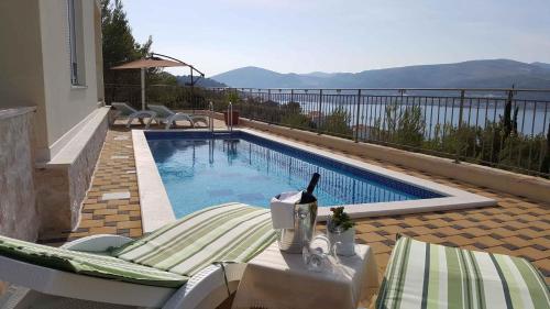 Holiday home in Mastrinka 30358, Centola, Croatia