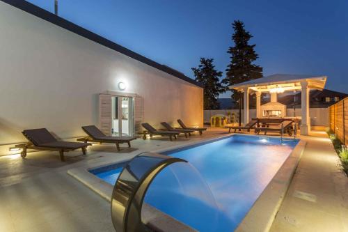 Holiday home in Split/Split Riviera 27675, Split, Croaţia