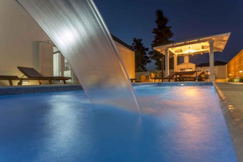 Fotografie z fotogalerie ubytování Holiday home in Split/Split Riviera 27675 ve Splitu