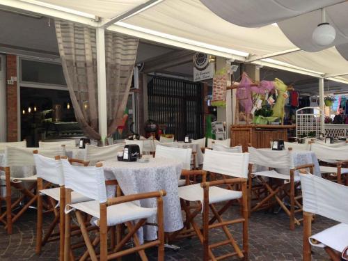 Restaurace v ubytování Studio in Porto Santa Margherita 25774