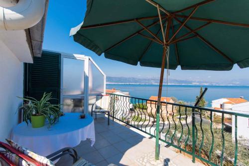Apartments in Slatine/Insel Ciovo 33376, Trogir, Croaţia