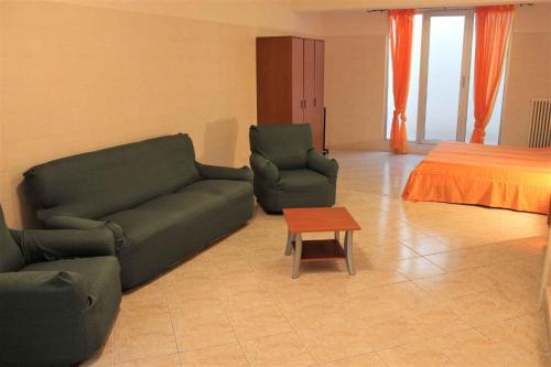 Ruang duduk di Lazise Apartment 4