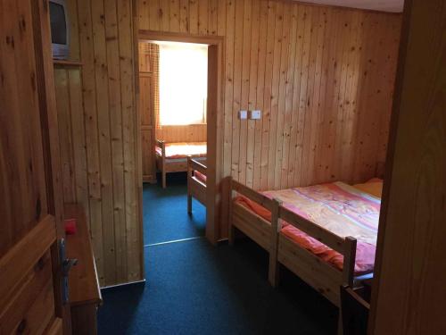 Postel nebo postele na pokoji v ubytování Apartments in Jachymov/Erzgebirge 34829