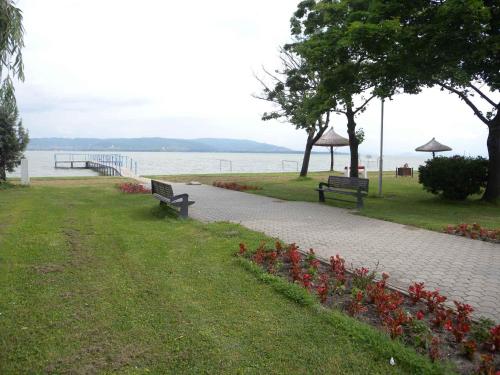 Afbeelding uit fotogalerij van Holiday home in Balatonbereny 34655 in Balatonberény