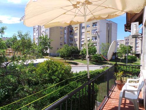 Apartment Villa Paula near Archaeological Museum 27901