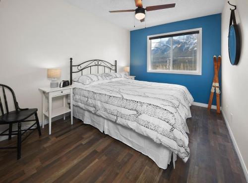Gallery image of Mountain Gate - Pet Friendly 2BR w Mountain Views and open hot tub in Canmore