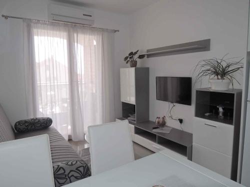 One-Bedroom Apartment in Crikvenica LXXXIV