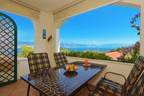 Two-Bedroom Apartment in Slatine II