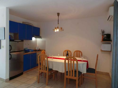 Apartment in Malinska - Insel Krk 13074