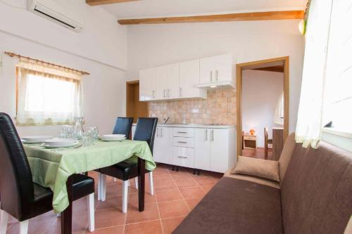 Holiday home in Valbandon - Istrien 8611