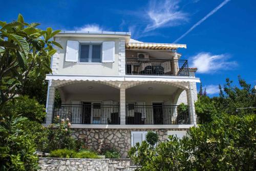 Apartment in Okrug Gornji 6139, Centola, Croatia