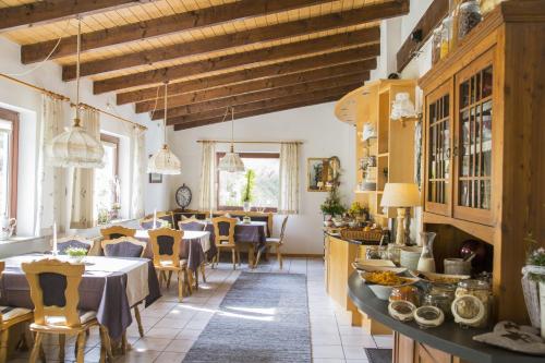 Restaurace v ubytování Hotel-Pension-Waldblick Garni