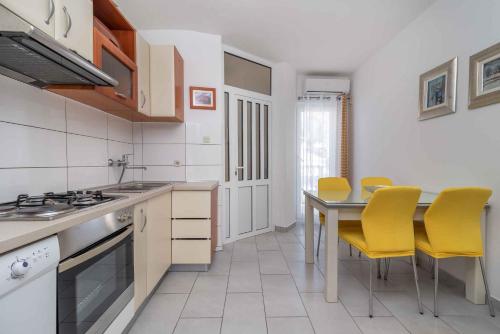 Apartment Okrug Gornji 8