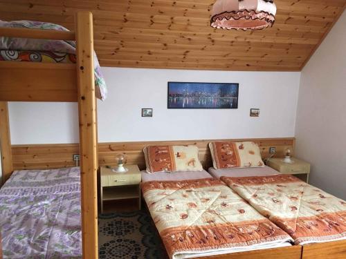 Кровать или кровати в номере Apartment in Martinice v Krkonosich 2422