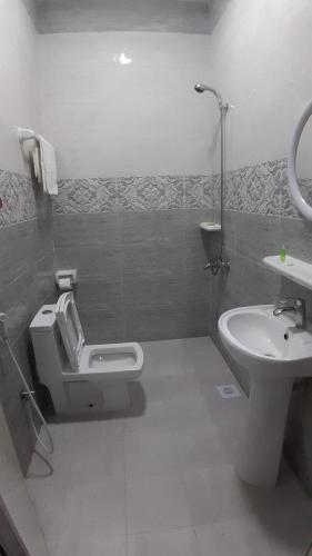 Ein Badezimmer in der Unterkunft Dar Al-Jwharah