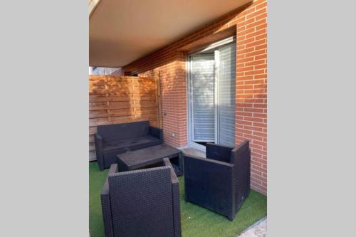 Joli T2, jacuzzi, lit rond, jardin, parking privé, métro