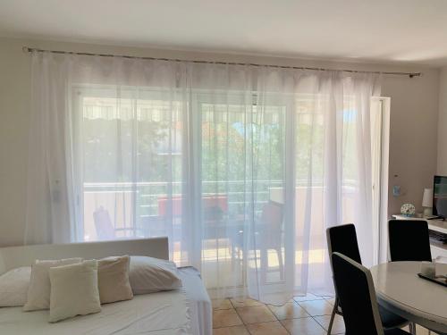 Ivana Apartment with Terrace Novalja