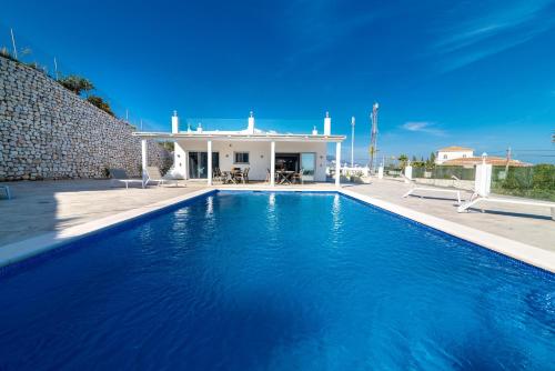 Top Renovated Villa with Sea-View and Heated Pool, Fuengirola ...