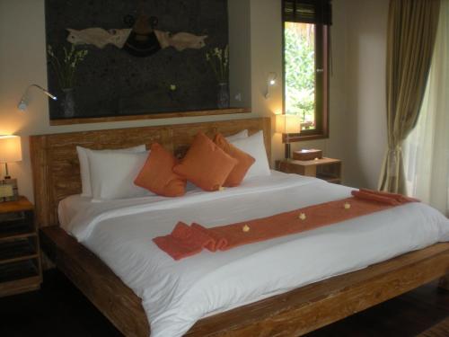 Cama o camas de una habitación en Harum Sari Ubud Private Villa
