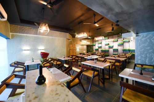 Ruang duduk di Nambiars Premium Heritage Hotel
