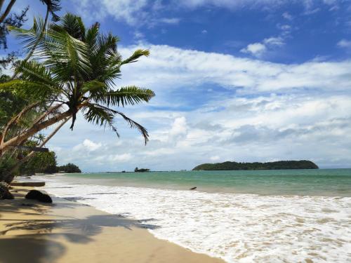Private House Ngapali Beach Front 4 Rent